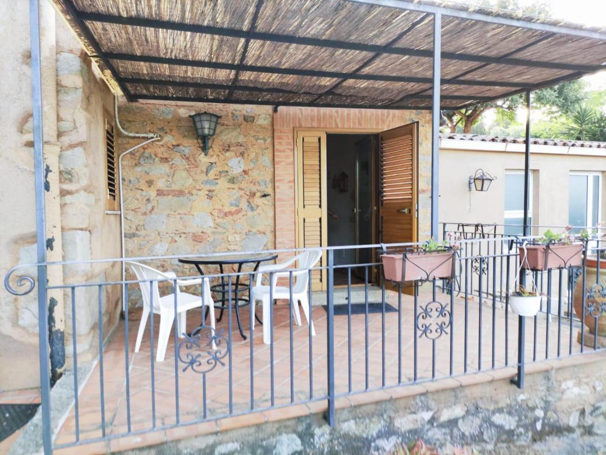 A Casa Di Peppino Villa Greco Tindari Eksteriør bilde