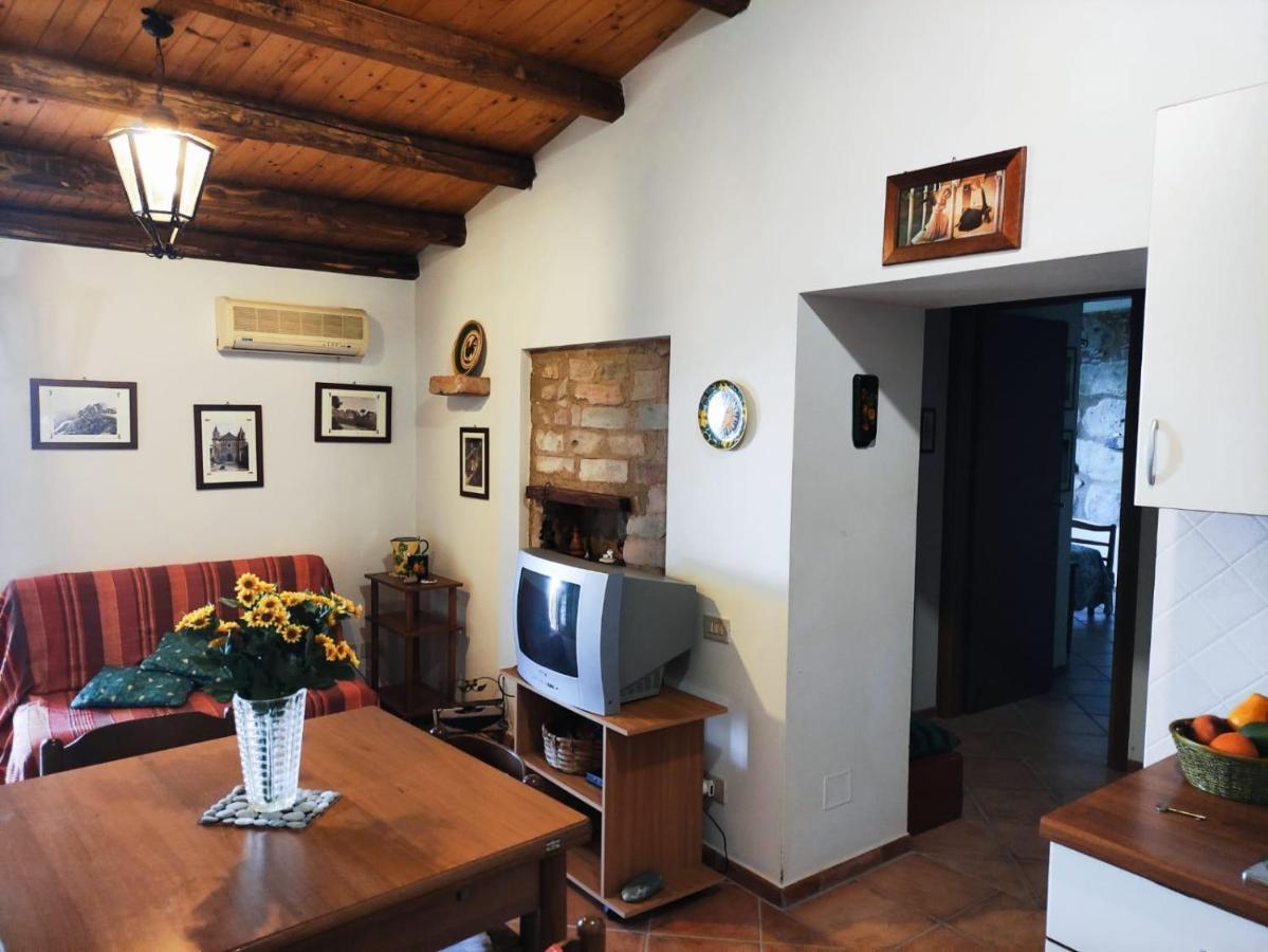 A Casa Di Peppino Villa Greco Tindari Eksteriør bilde