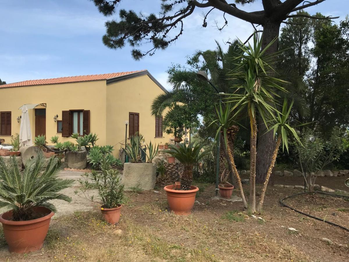 A Casa Di Peppino Villa Greco Tindari Eksteriør bilde