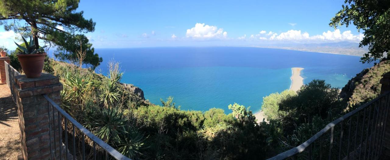 A Casa Di Peppino Villa Greco Tindari Eksteriør bilde